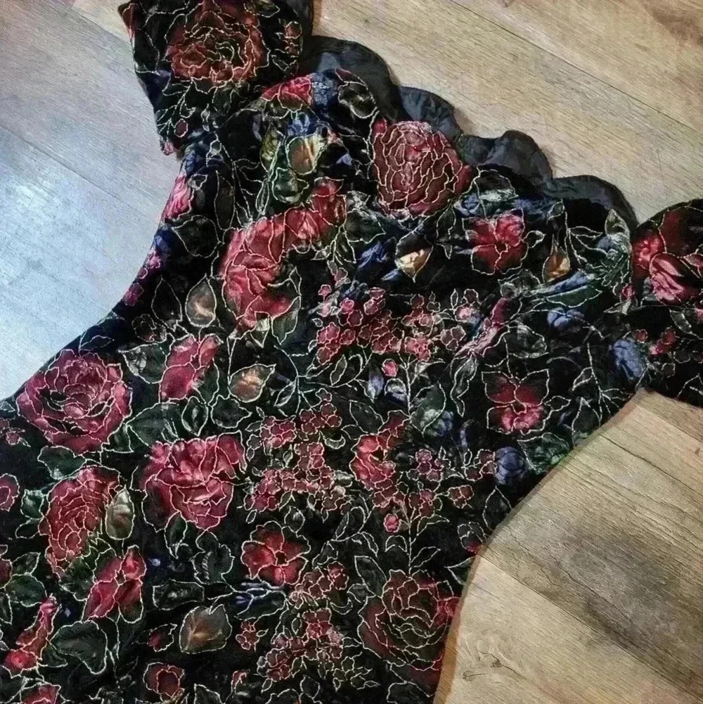 Floral Velvet Scallop Neck Women’s Dress - Black and Burgundy